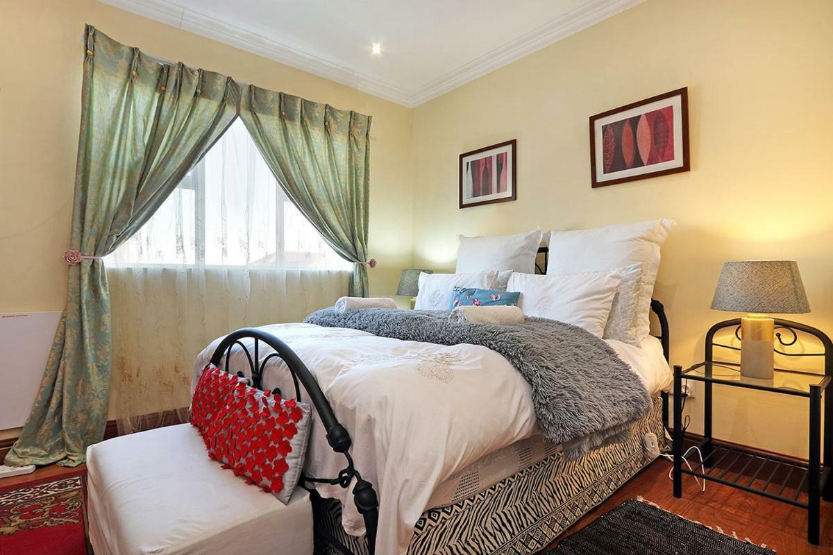 Natalie Guesthouse Bloubergstrand Dış mekan fotoğraf